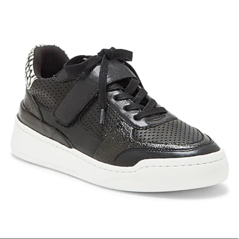 Vince Camuto 7.5 Sargita Sneakers